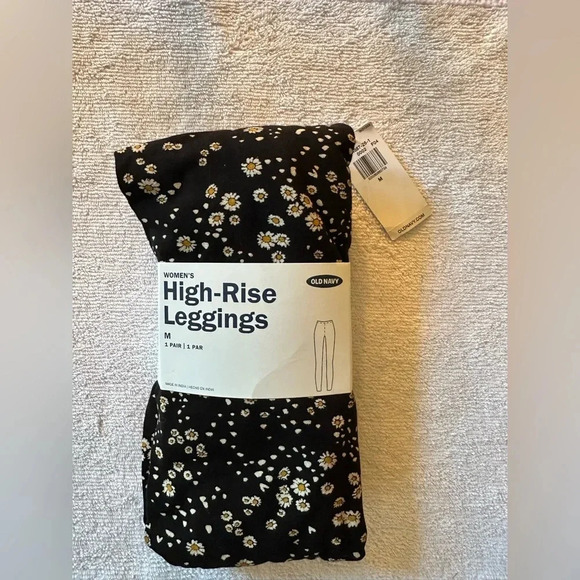 Old Navy Pants - Old navy high rise leggings NWT